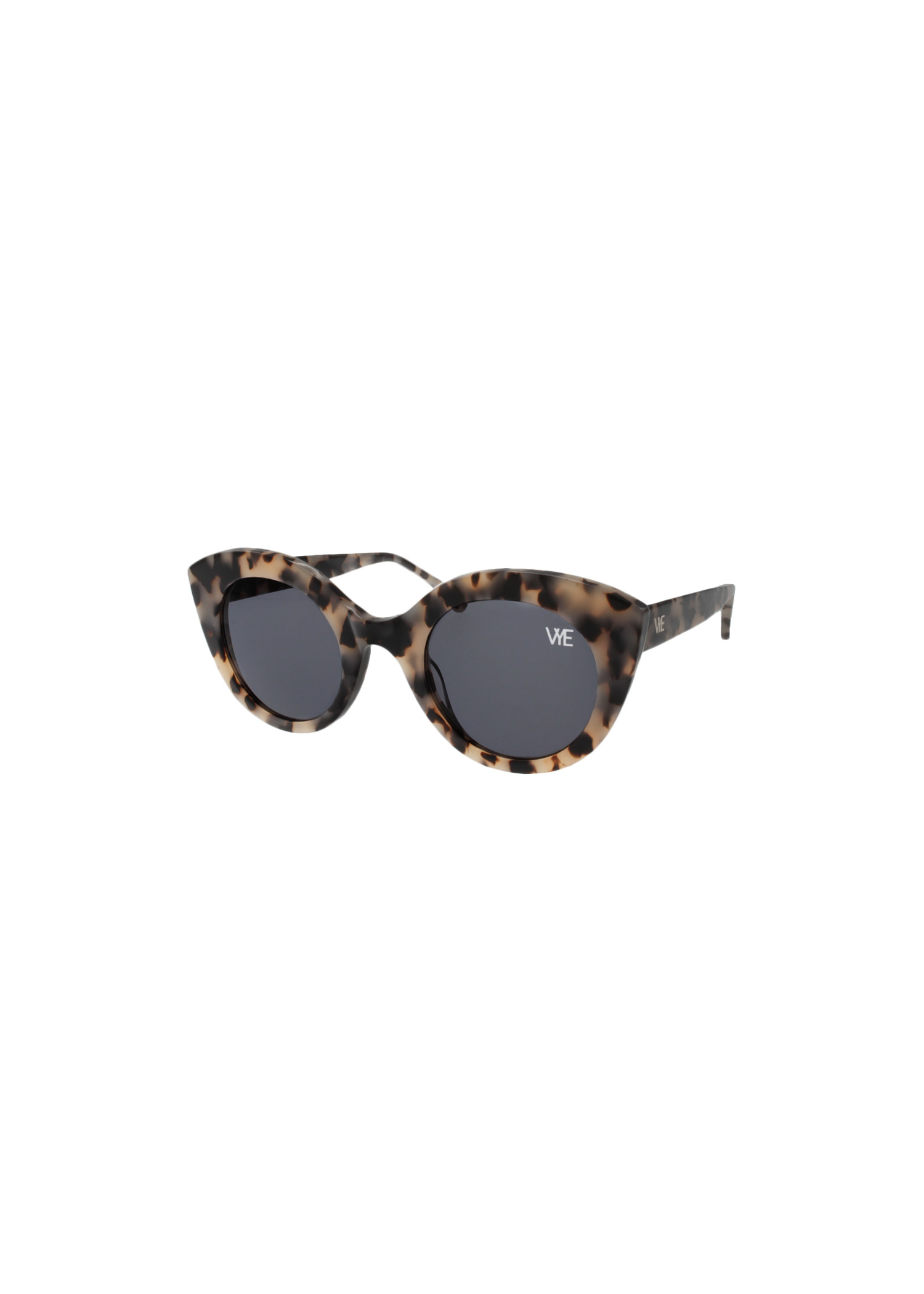 Sunglasses with tortoiseshell frame and dark lenses 