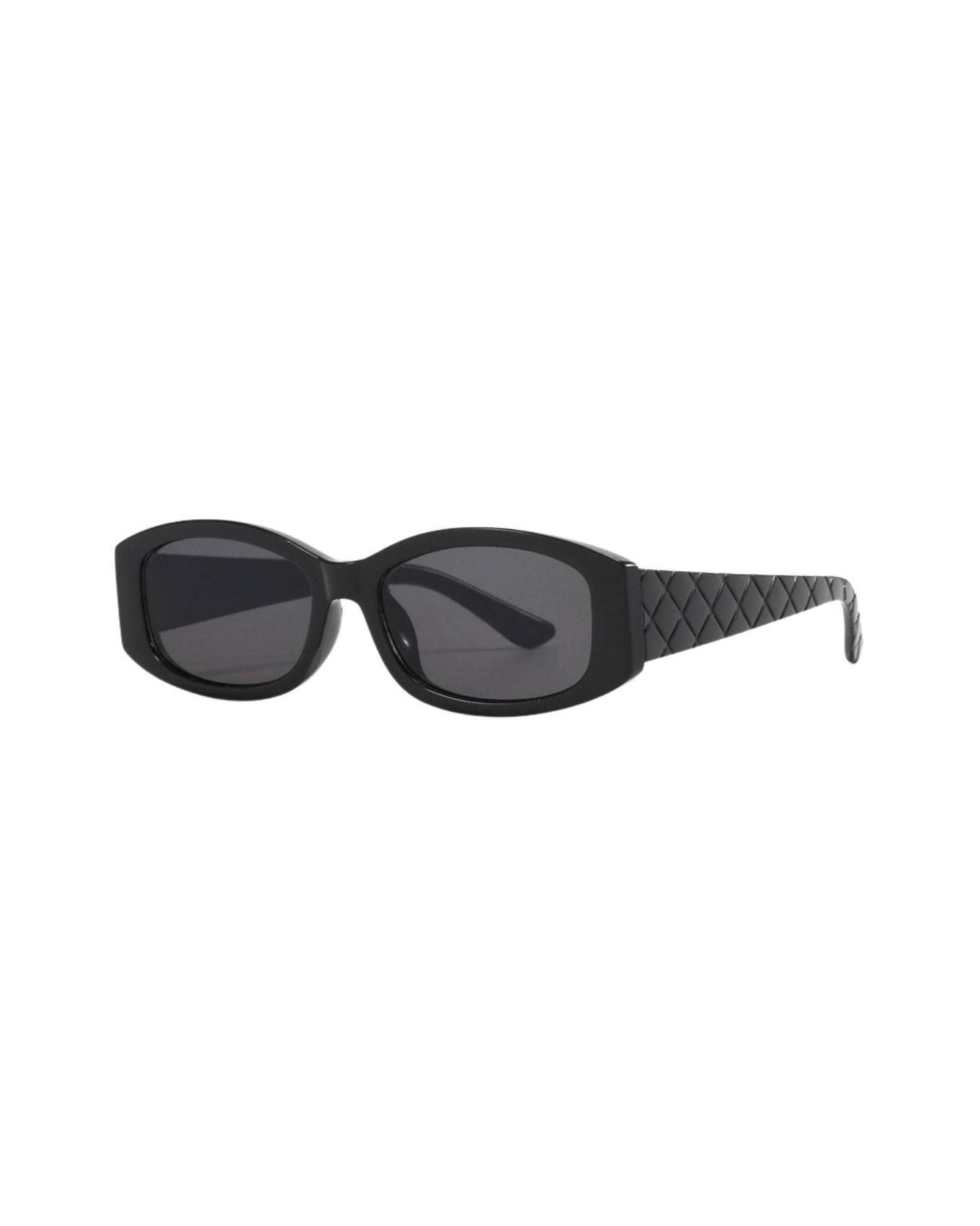 Black sunglasses with quilted design on the arm