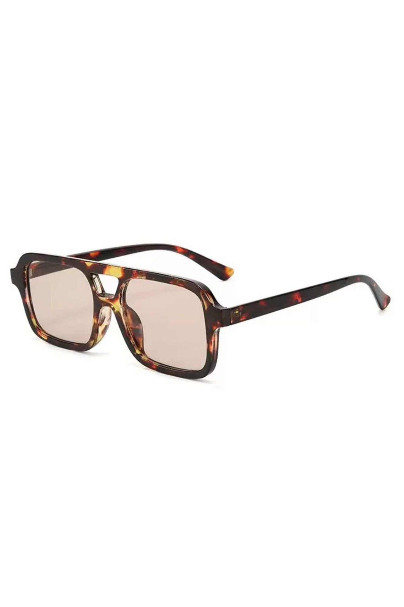 Sunglasses with tortoiseshell frame and brown lenses 